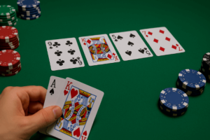 为何选择在德州扑克在线体验爱游戏德州撲克?